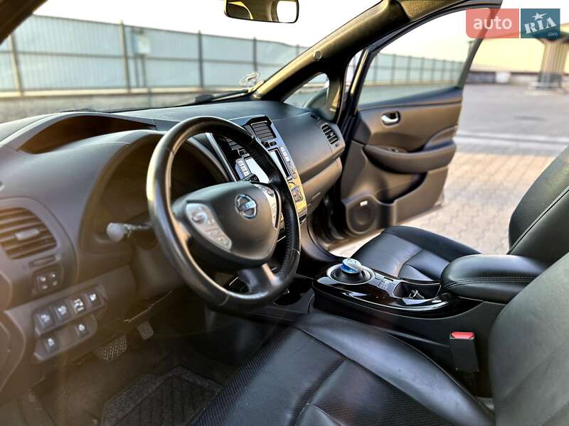 Хэтчбек Nissan Leaf 2014 в Рожище