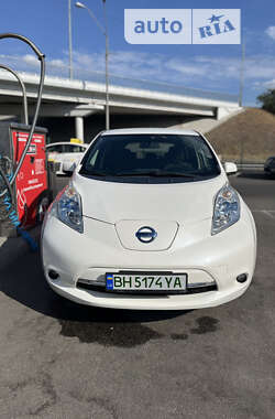 Хэтчбек Nissan Leaf 2013 в Киеве