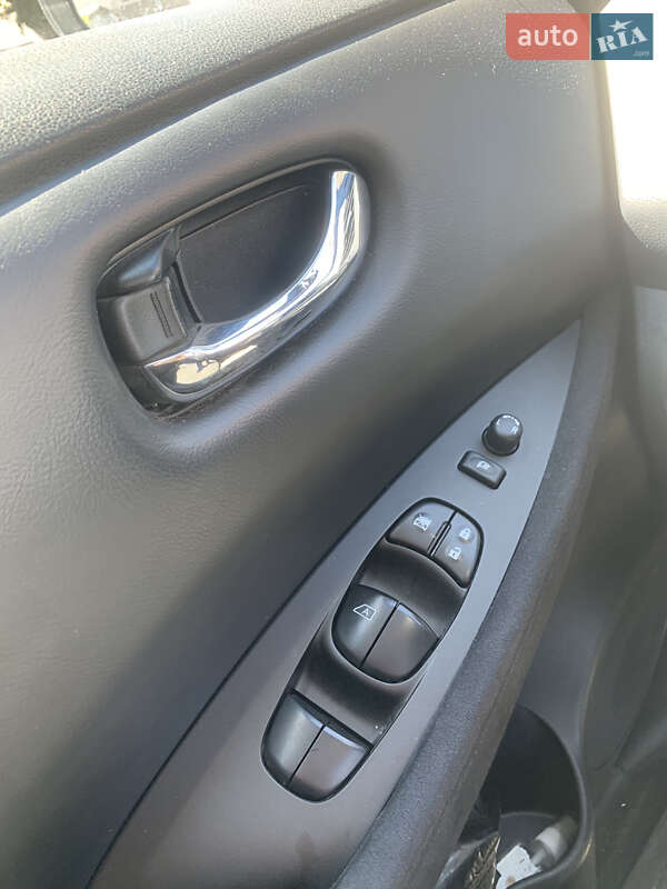 Хетчбек Nissan Leaf 2013 в Вінниці
