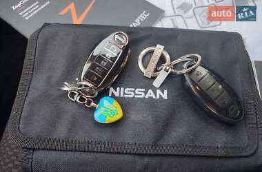 Хэтчбек Nissan Leaf 2015 в Шумске