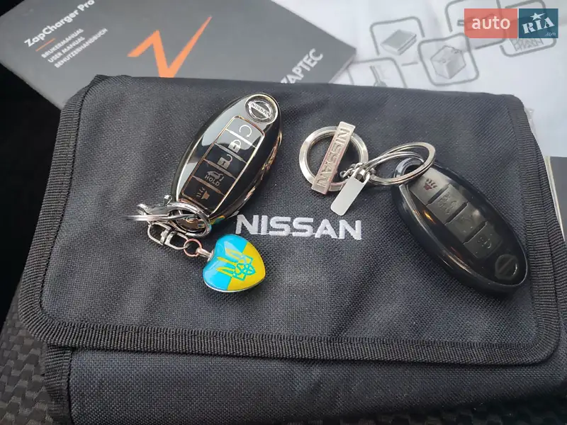 Хэтчбек Nissan Leaf 2015 в Шумске документ