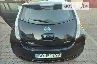 Хэтчбек Nissan Leaf 2015 в Шумске