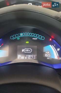 Хэтчбек Nissan Leaf 2015 в Шумске