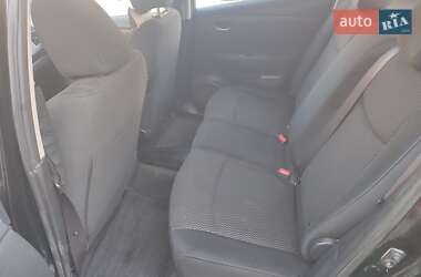 Хэтчбек Nissan Leaf 2015 в Шумске