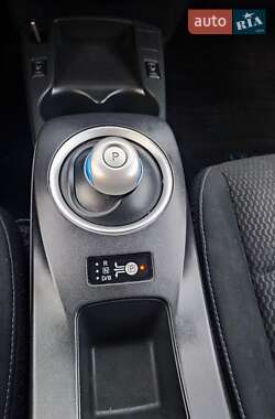 Хэтчбек Nissan Leaf 2015 в Шумске