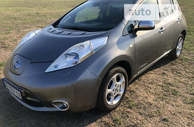 Хэтчбек Nissan Leaf 2013 в Днепре