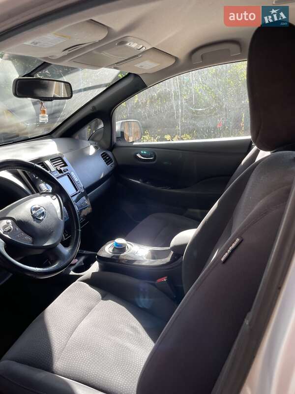 Хэтчбек Nissan Leaf 2013 в Запорожье