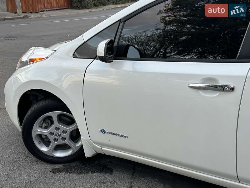 Хэтчбек Nissan Leaf 2013 в Виннице
