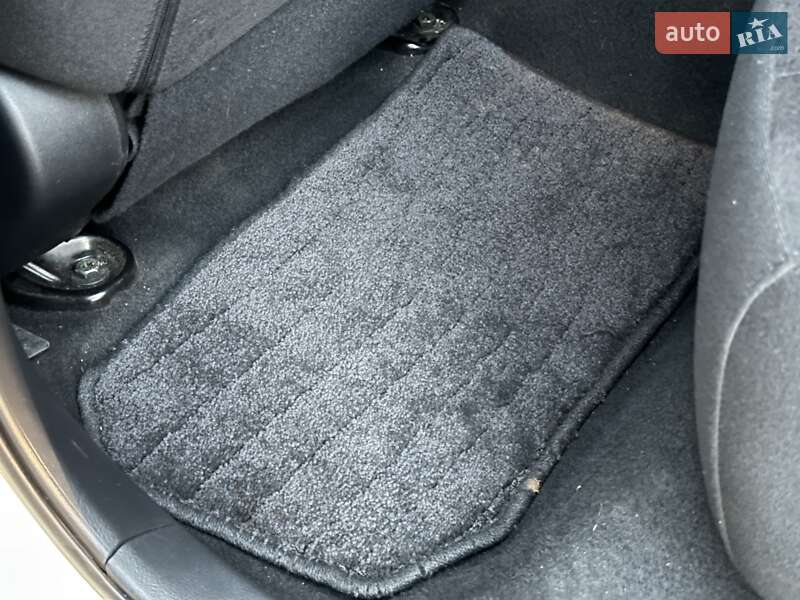 Хэтчбек Nissan Leaf 2013 в Виннице