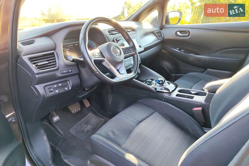 Хэтчбек Nissan Leaf 2018 в Киеве