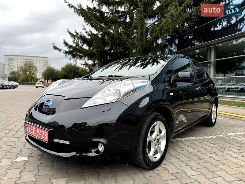 Хэтчбек Nissan Leaf 2017 в Дубровице