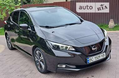 Хэтчбек Nissan Leaf 2018 в Самборе