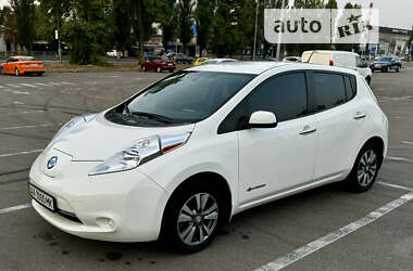 Хэтчбек Nissan Leaf 2015 в Киеве