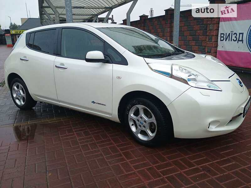 Хетчбек Nissan Leaf 2014 в Рівному