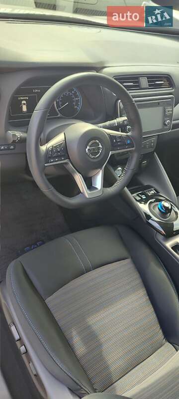 Хэтчбек Nissan Leaf 2018 в Киеве