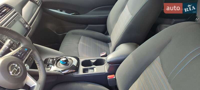 Хэтчбек Nissan Leaf 2018 в Киеве