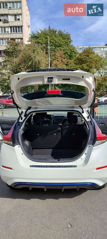 Хэтчбек Nissan Leaf 2018 в Киеве