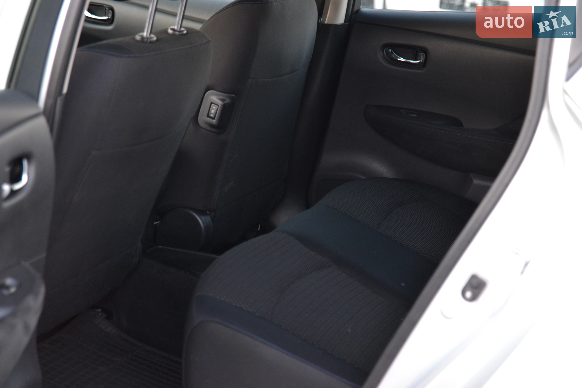 2014 Nissan Leaf - мініатюра 16