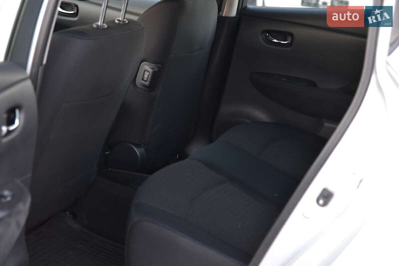Хэтчбек Nissan Leaf 2015 в Луцке