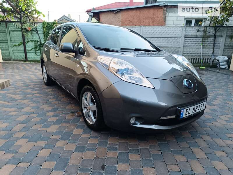 Хетчбек Nissan Leaf 2015 в Рівному