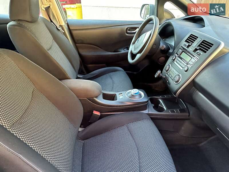 Хетчбек Nissan Leaf 2016 в Береговому