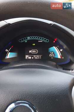 Хэтчбек Nissan Leaf 2014 в 