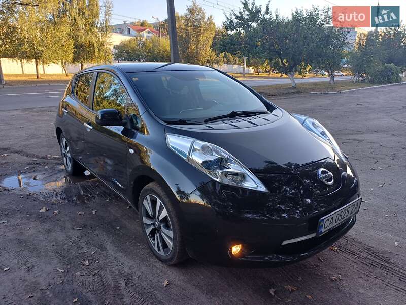 Хетчбек Nissan Leaf 2016 в Черкасах фото 3 Хетчбек Nissan Leaf 2016 в Черкасах
