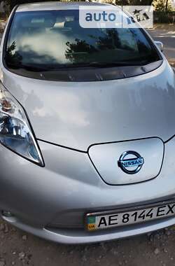 Хетчбек Nissan Leaf 2013 в Кам'янському