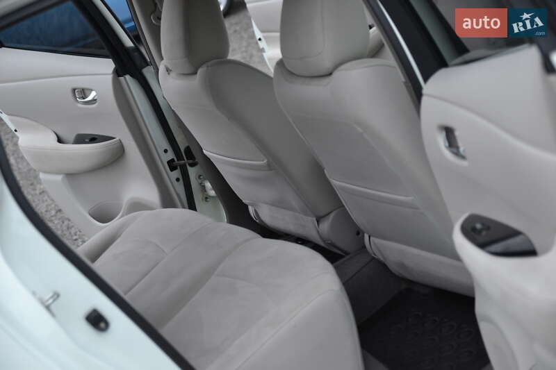Хэтчбек Nissan Leaf 2013 в Луцке