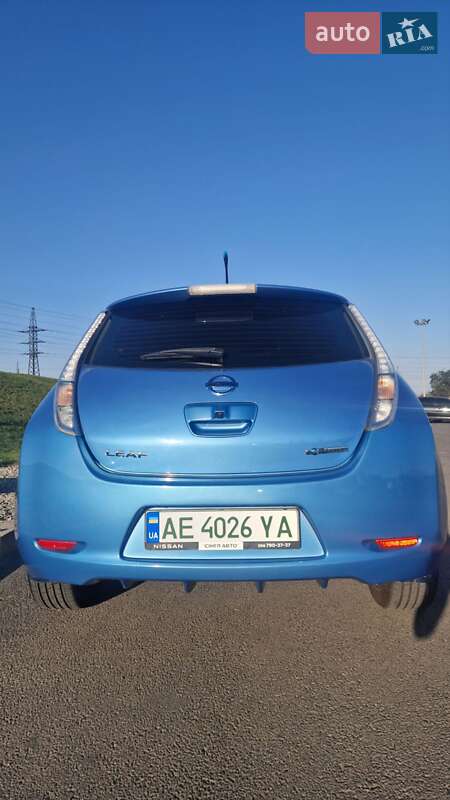 Хэтчбек Nissan Leaf 2014 в Днепре