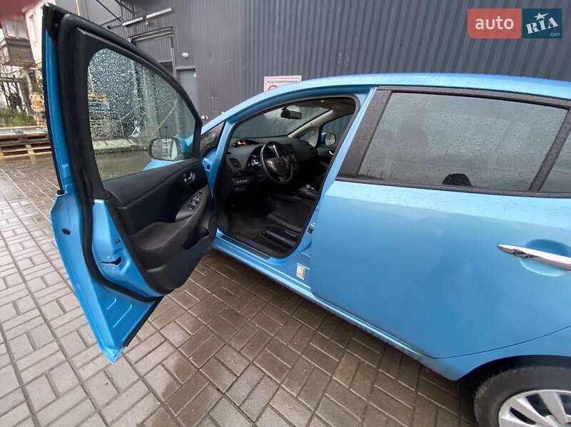 Хетчбек Nissan Leaf 2015 в Ужгороді фото 5 Хетчбек Nissan Leaf 2015 в Ужгороді