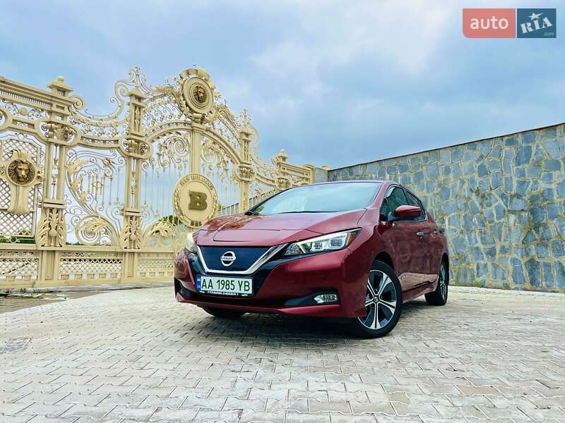 Хэтчбек Nissan Leaf 2018 в Киеве