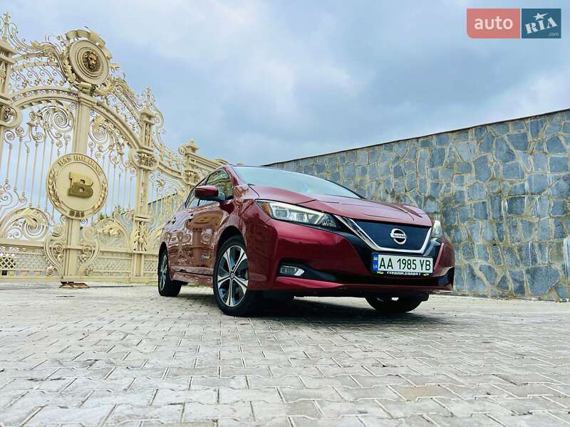 Хэтчбек Nissan Leaf 2018 в Киеве
