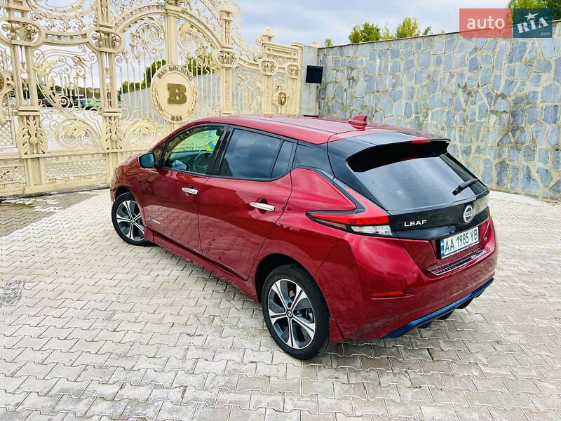 Хэтчбек Nissan Leaf 2018 в Киеве