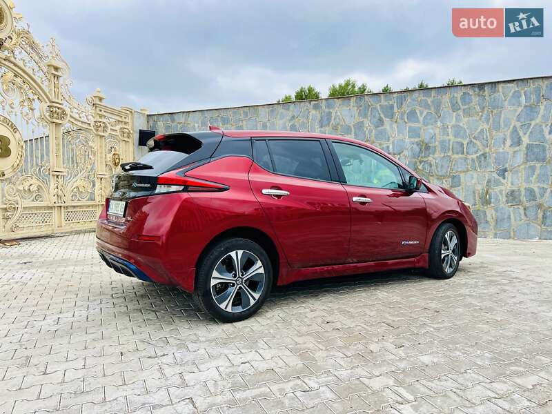 Хэтчбек Nissan Leaf 2018 в Киеве