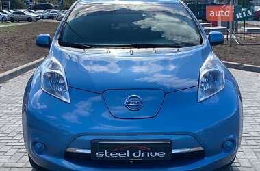 Хэтчбек Nissan Leaf 2014 в 