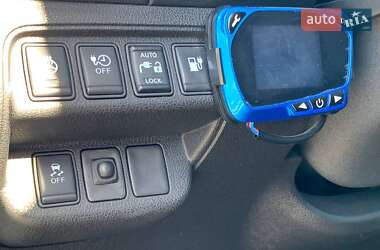 Хэтчбек Nissan Leaf 2014 в 