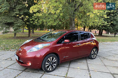 Хэтчбек Nissan Leaf 2015 в Львове