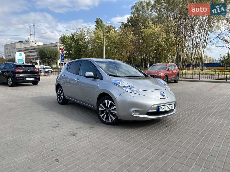Хетчбек Nissan Leaf 2015 в Житомирі фото 11 Хетчбек Nissan Leaf 2015 в Житомирі
