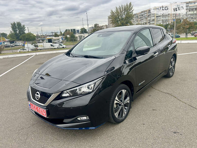 Хэтчбек Nissan Leaf 2019 в Киеве