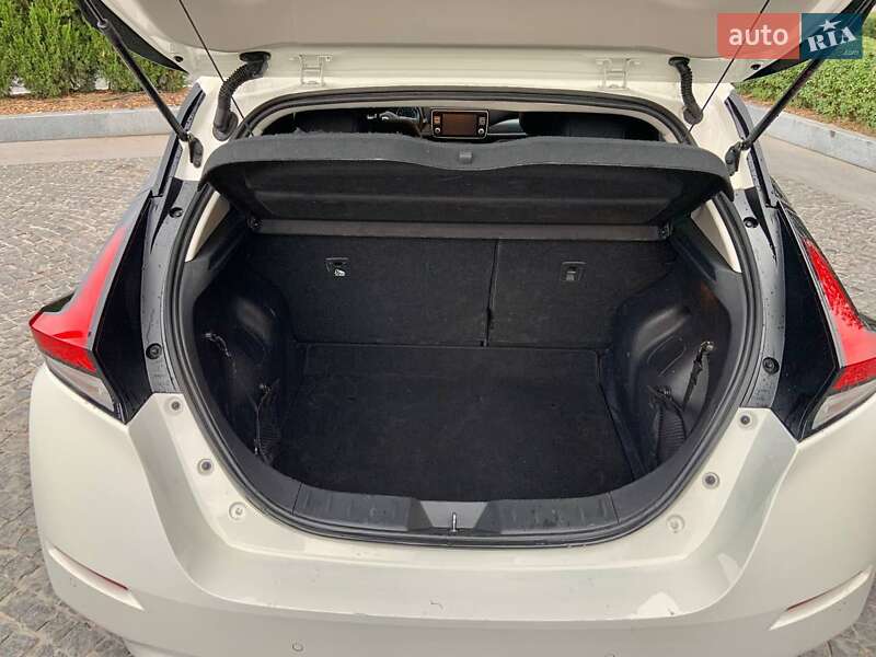 Хетчбек Nissan Leaf 2020 в Дніпрі