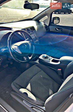 Хетчбек Nissan Leaf 2015 в 