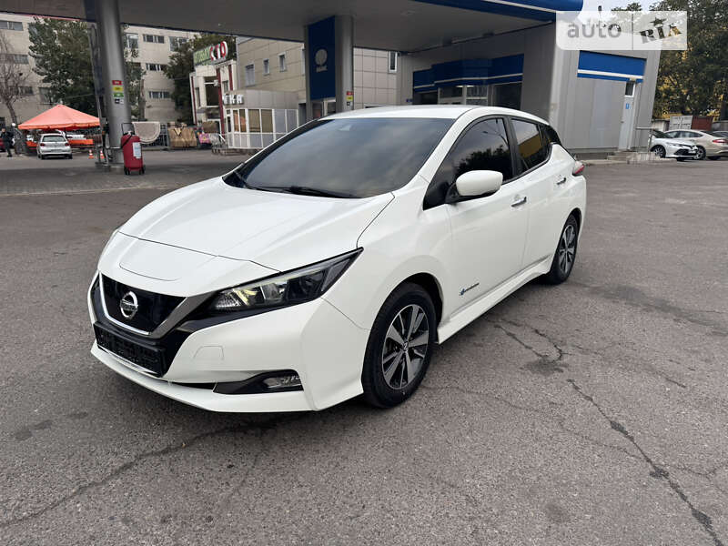 Хетчбек Nissan Leaf 2018 в Одесі