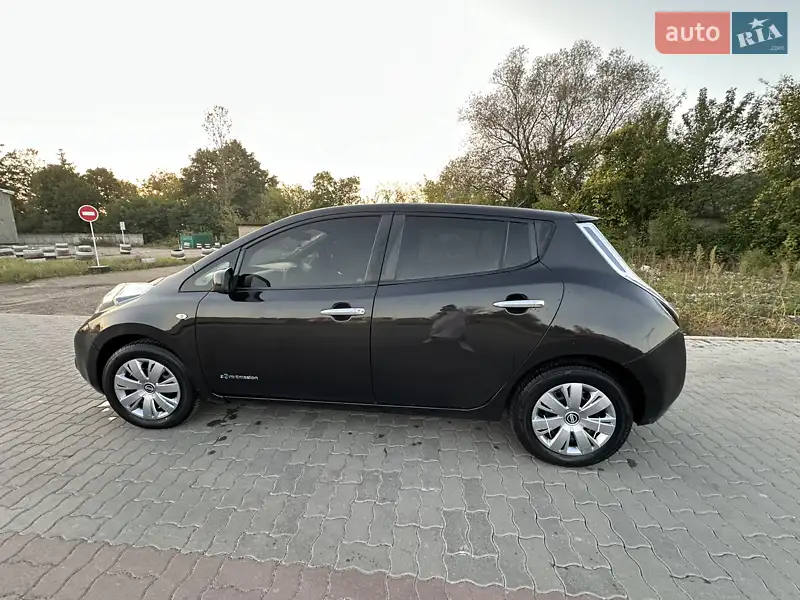 Хэтчбек Nissan Leaf 2014 в 