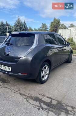 Хетчбек Nissan Leaf 2013 в Дніпрі