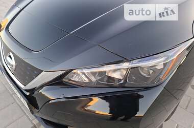 Хэтчбек Nissan Leaf 2021 в 