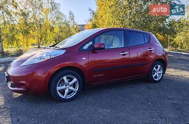 Хэтчбек Nissan Leaf 2012 в 