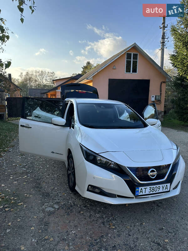 Хэтчбек Nissan Leaf 2018 в Монастыриске
