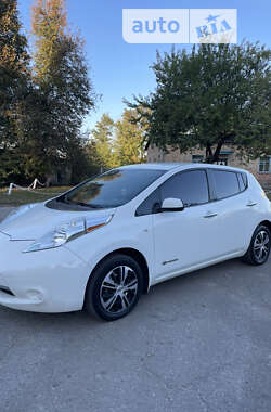 Хэтчбек Nissan Leaf 2014 в Мироновке