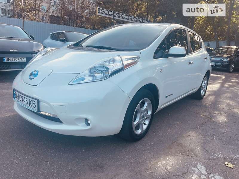 Хэтчбек Nissan Leaf 2015 в Одессе